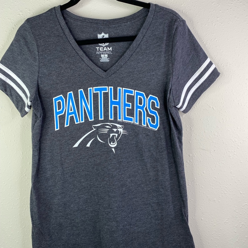 Carolina Panthers Womenโs Medium Gray V-Neck NFL Football T-Shirt